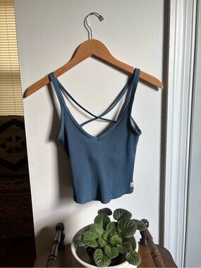 Vuori Ribbed Cross Back
Cropped Tank